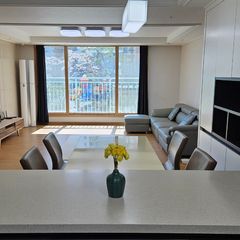 Newly built apartment, 4 large rooms Unit Image