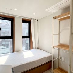 Men-only, clean, and great value. Unit Image