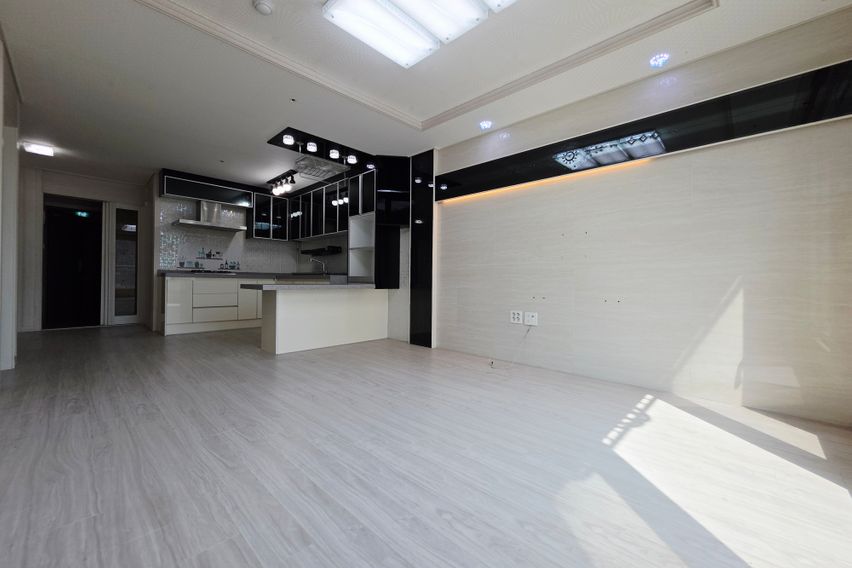 리코팰리스 3번째 이미지