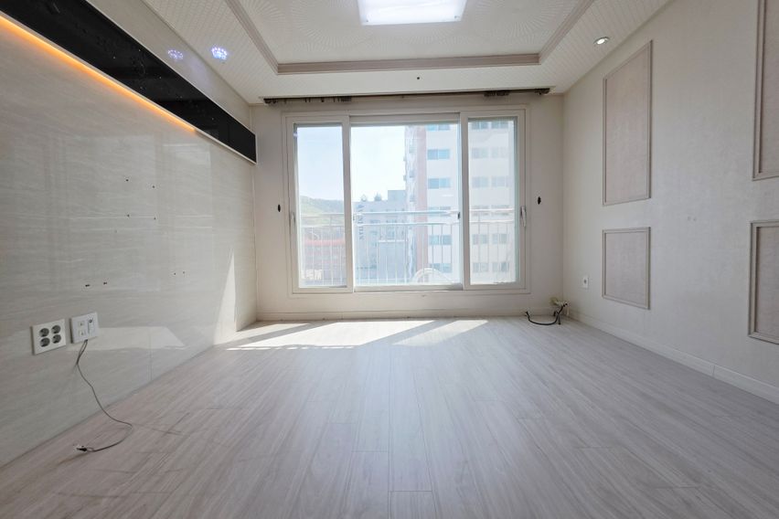 리코팰리스 0번째 이미지