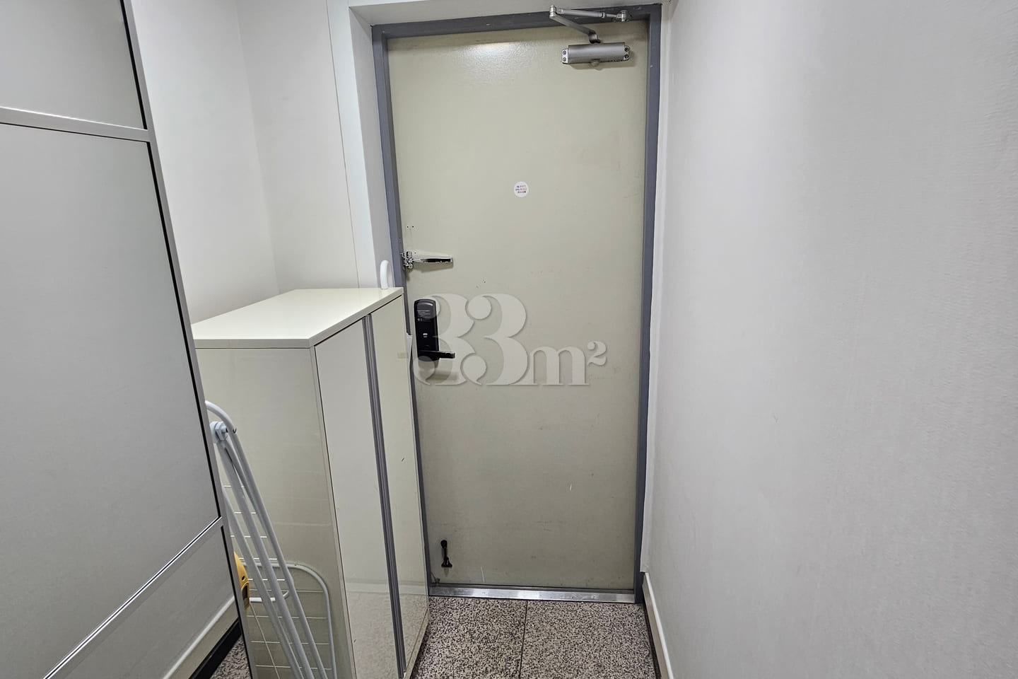 Stylish studio apartment on Dosan-daero 3th image