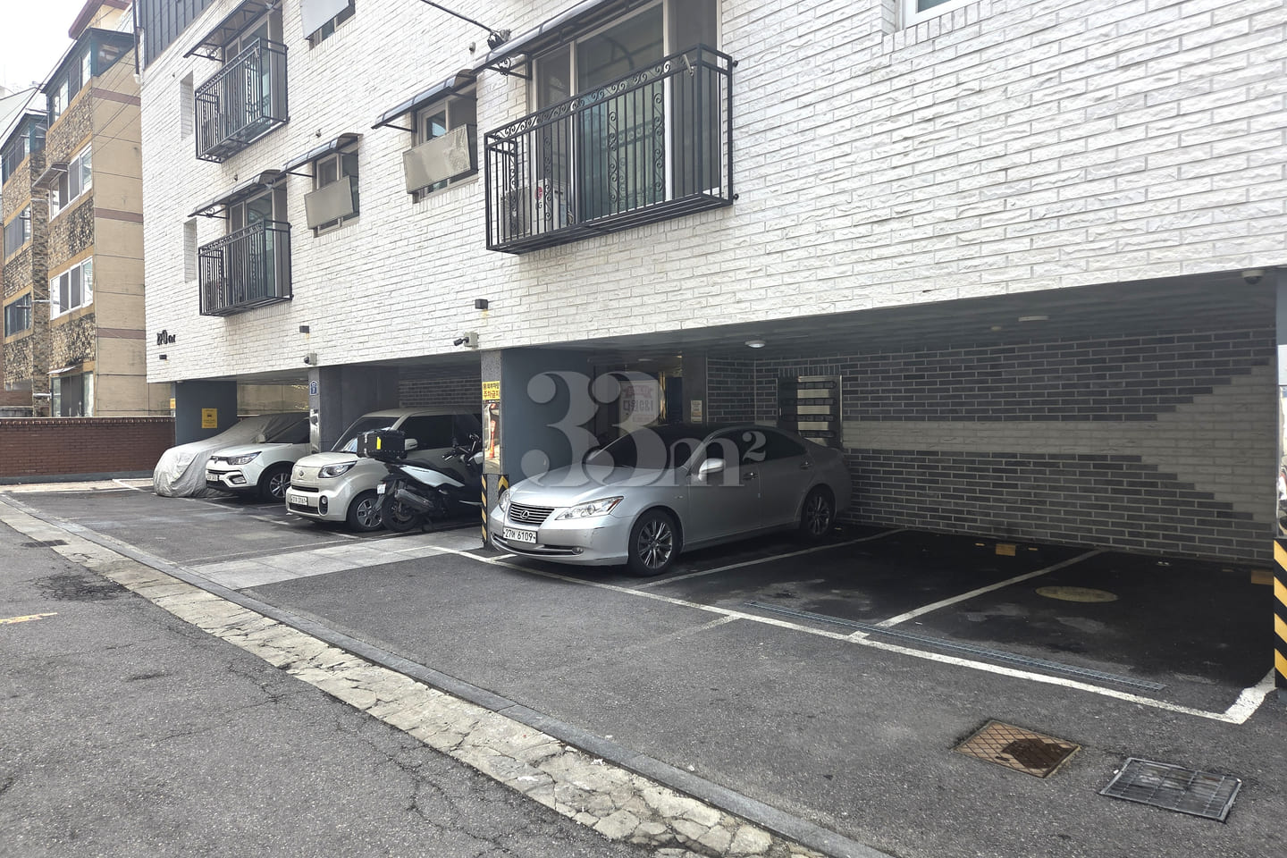 Studio Apartment in a Semi-New Building with 1th image