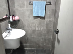 Studio Apartment in a Semi-New Building with 11th image