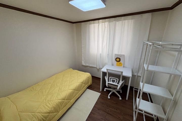 Room-A 8th image