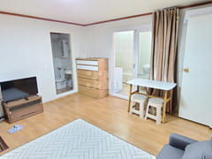 Bible, 2 rooms, 4th floor, 2 3th image