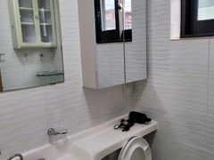 Two-room unit on the 3rd floor of a villa in 13th image