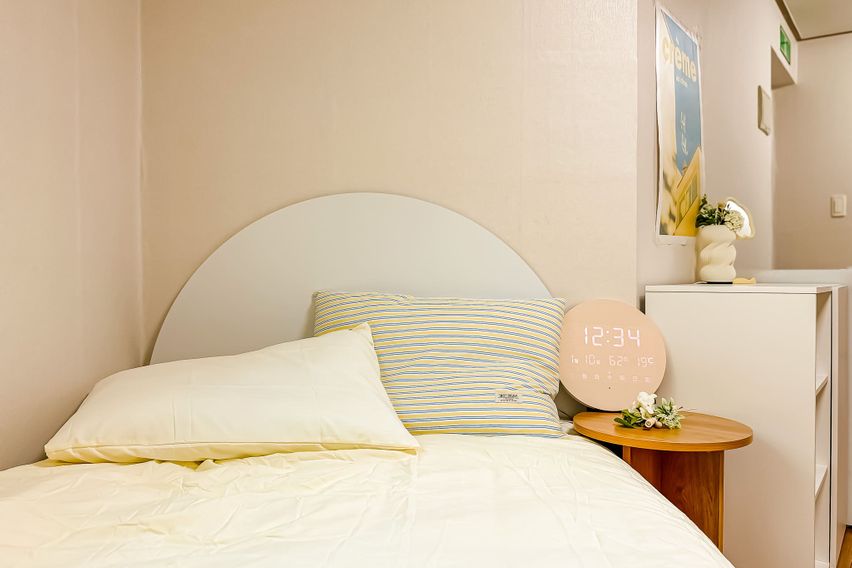 Fully furnished studio apartment near Hongdae 7th image