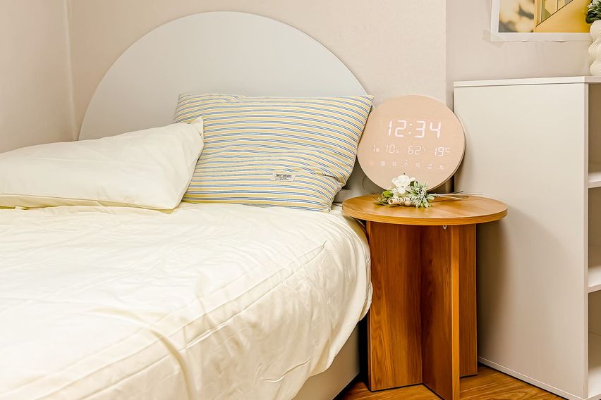 Fully furnished studio apartment near Hongdae 8th image