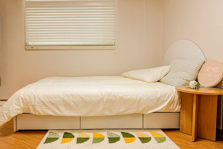 Fully furnished studio apartment near Hongdae 15th image