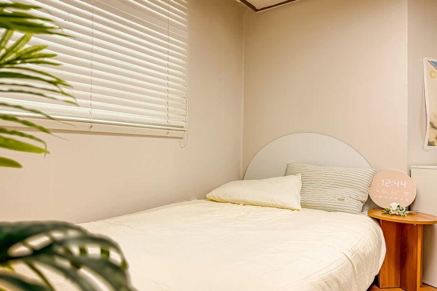 Fully furnished studio apartment near Hongdae 13th image