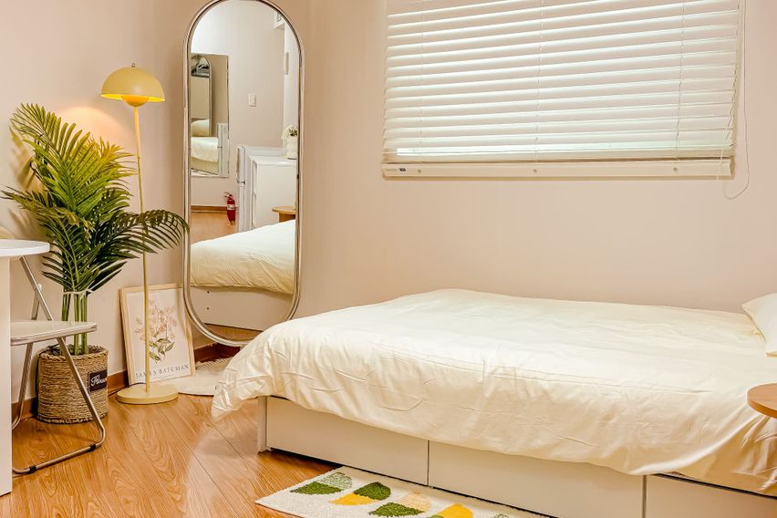 Fully furnished studio apartment near Hongdae 3th image