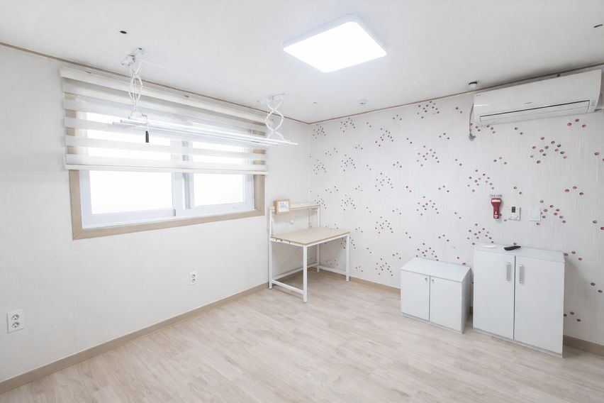 깔끔하고실용적인 아지트 0번째 이미지