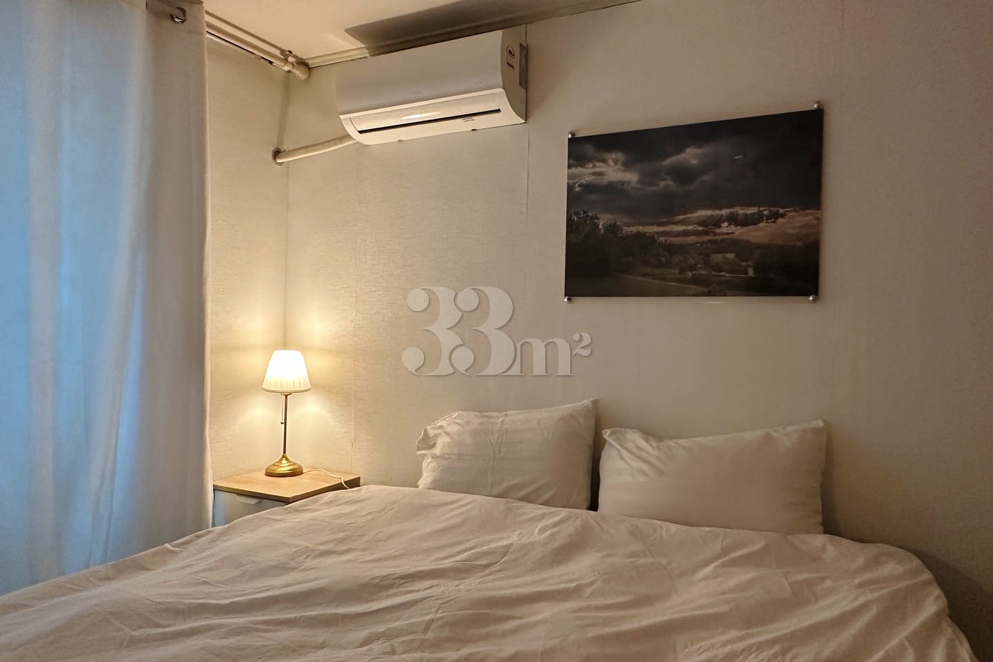 4 min from Hongdae Station / Super King Bed 13th image