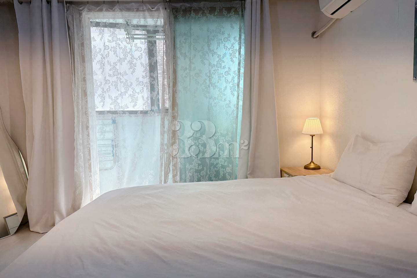 4 min from Hongdae Station / Super King Bed 9th image