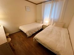 홍대역7분/ 2룸4베드 1번째 이미지