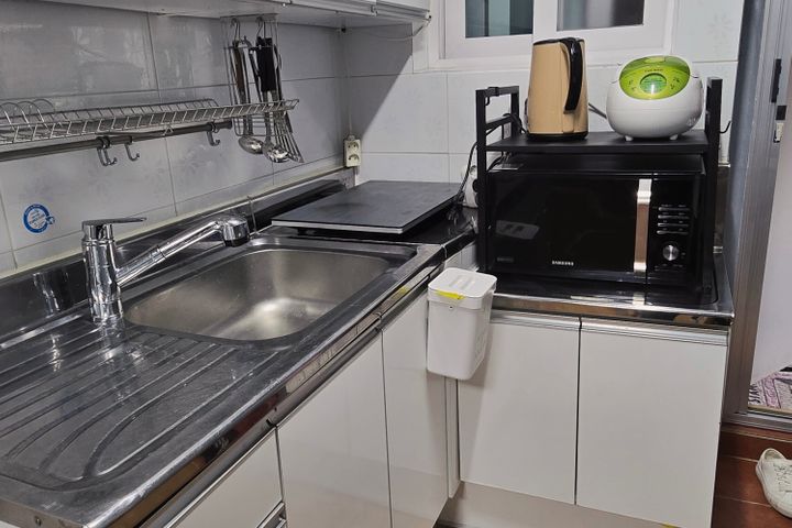 Two-room apartment in Yeonhui-dong, near Hong 15th image