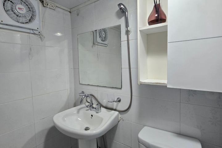 Two-room apartment in Yeonhui-dong, near Hong 16th image
