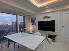 Cozy 3-bedroom unit with central A/C and park 2th image