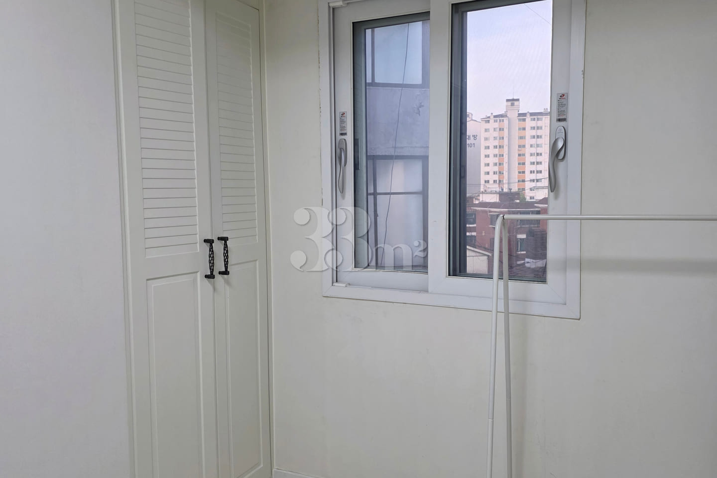 Cozy 3-bedroom unit with central A/C and park 14th image