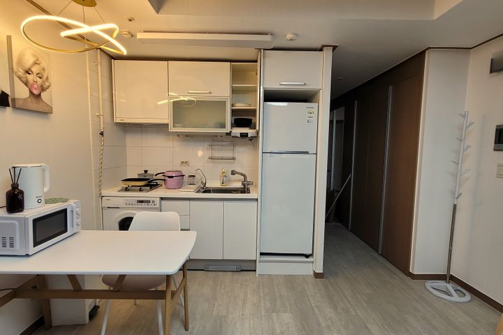 Seolleung Station, fully furnished. KC44 4th image