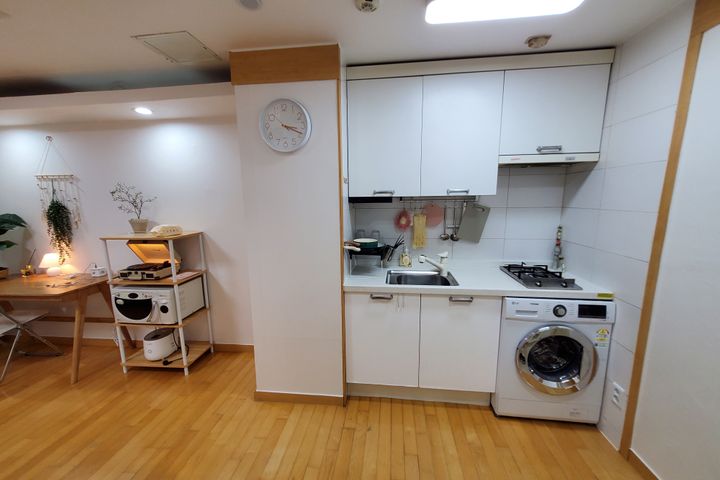 Fully Furnished Apartment near Yeouido, Line  12th image