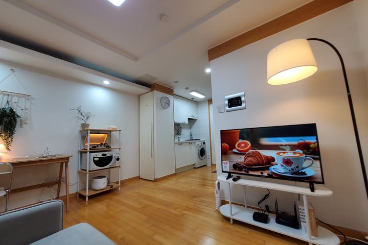 Fully Furnished Apartment near Yeouido, Line  8th image