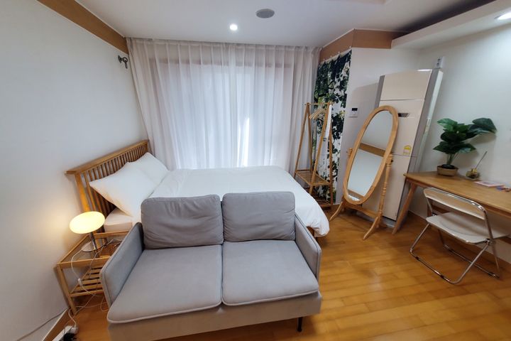 Fully Furnished Apartment near Yeouido, Line  15th image