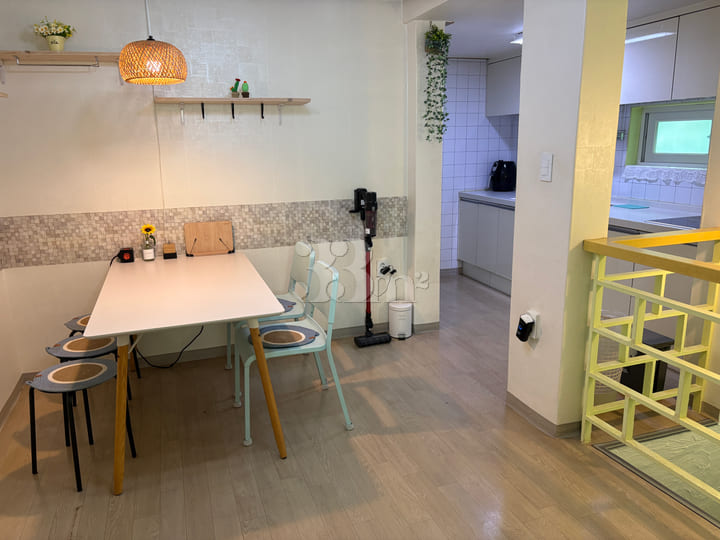 City University / Rooftop duplex house 방 이미지