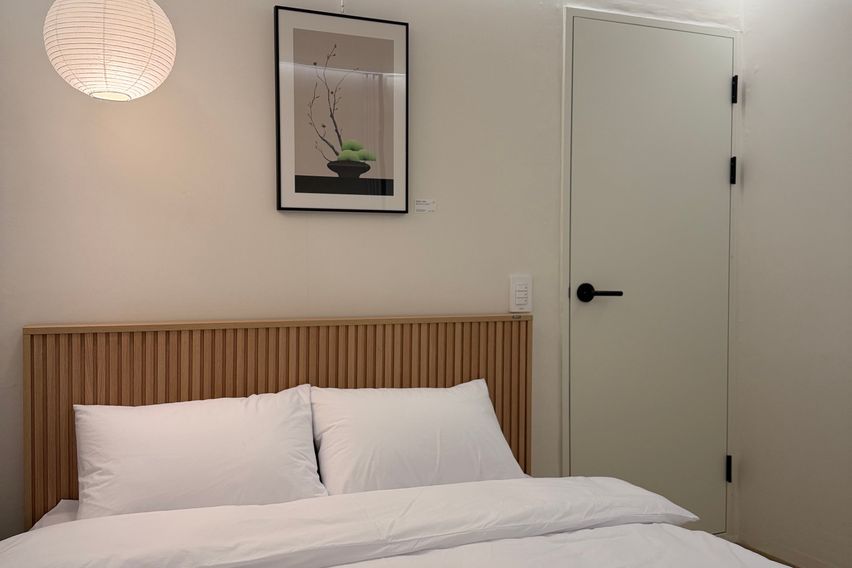 Room 105 2th image
