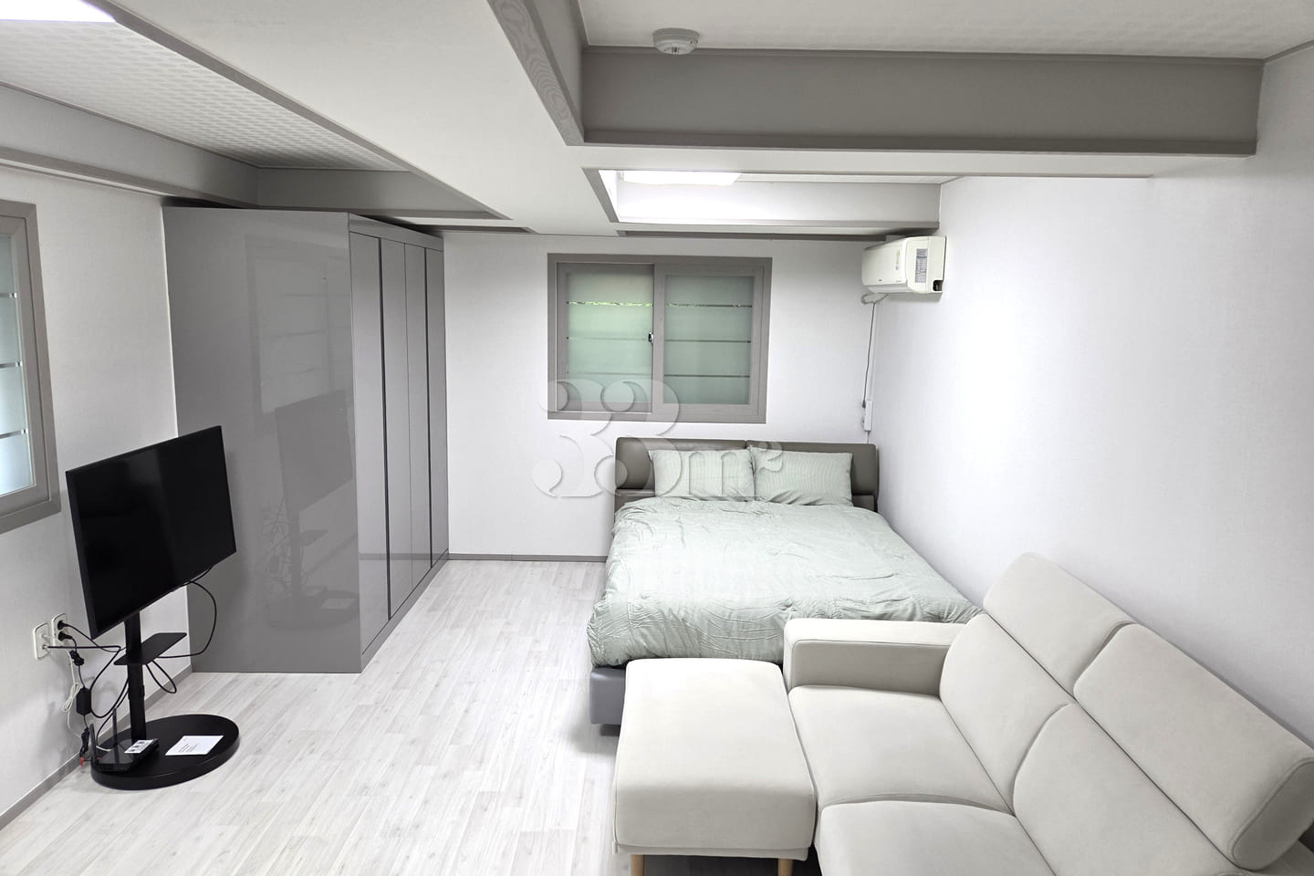 Studio Apartment in a Semi-New Building with  0th image