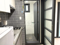 New White-Themed Space near Seodaegu Station 9th image