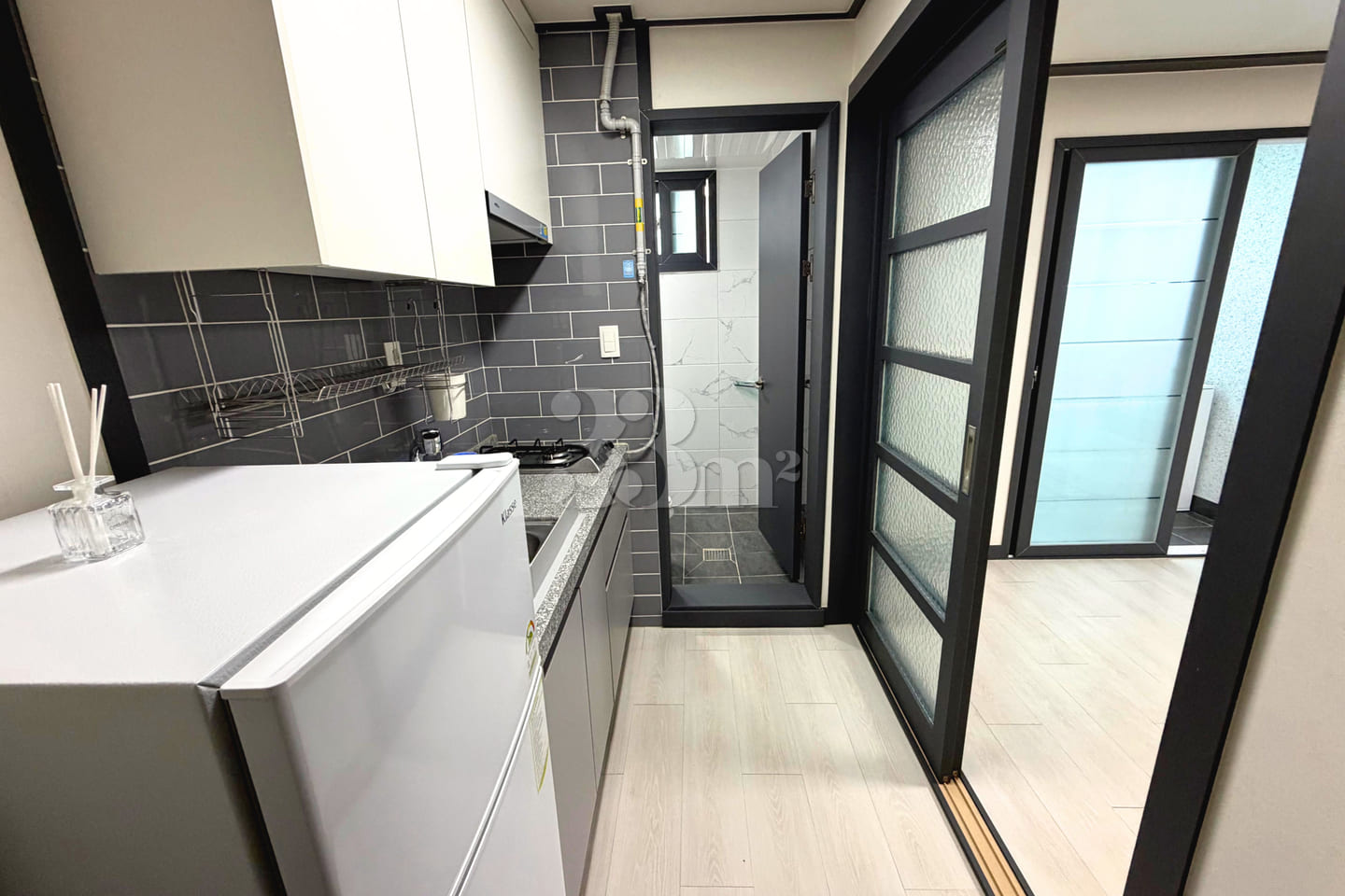 New White-Themed Space near Seodaegu Station 4th image