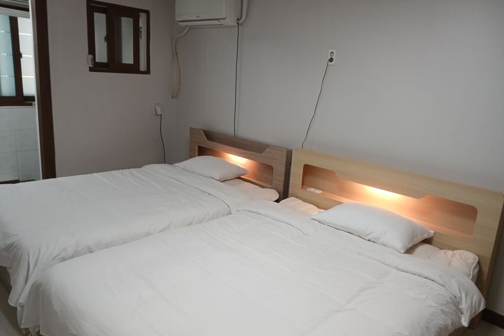 Two-room unit on the 3rd floor of a villa in 0th image