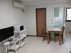 Two-room unit on the 3rd floor of a villa in 2th image