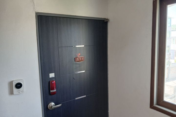 Two-room unit on the 3rd floor of a villa in 17th image