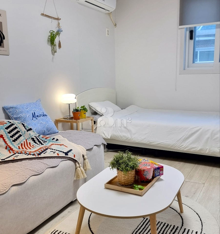 ❤️Discount on Sunny Studio Apartment in the R 3th image