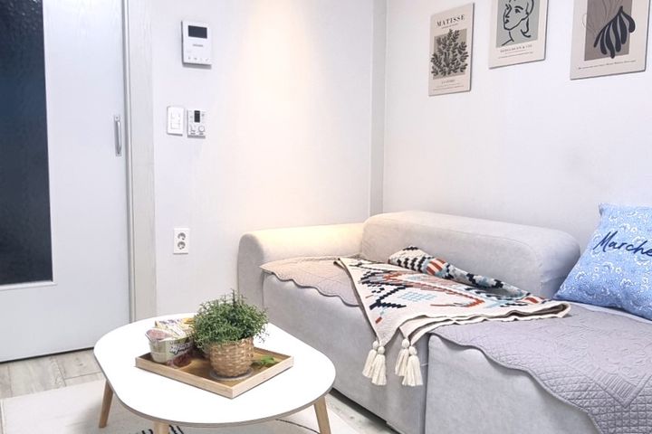 ❤️Discount on Sunny Studio Apartment in the R 5th image