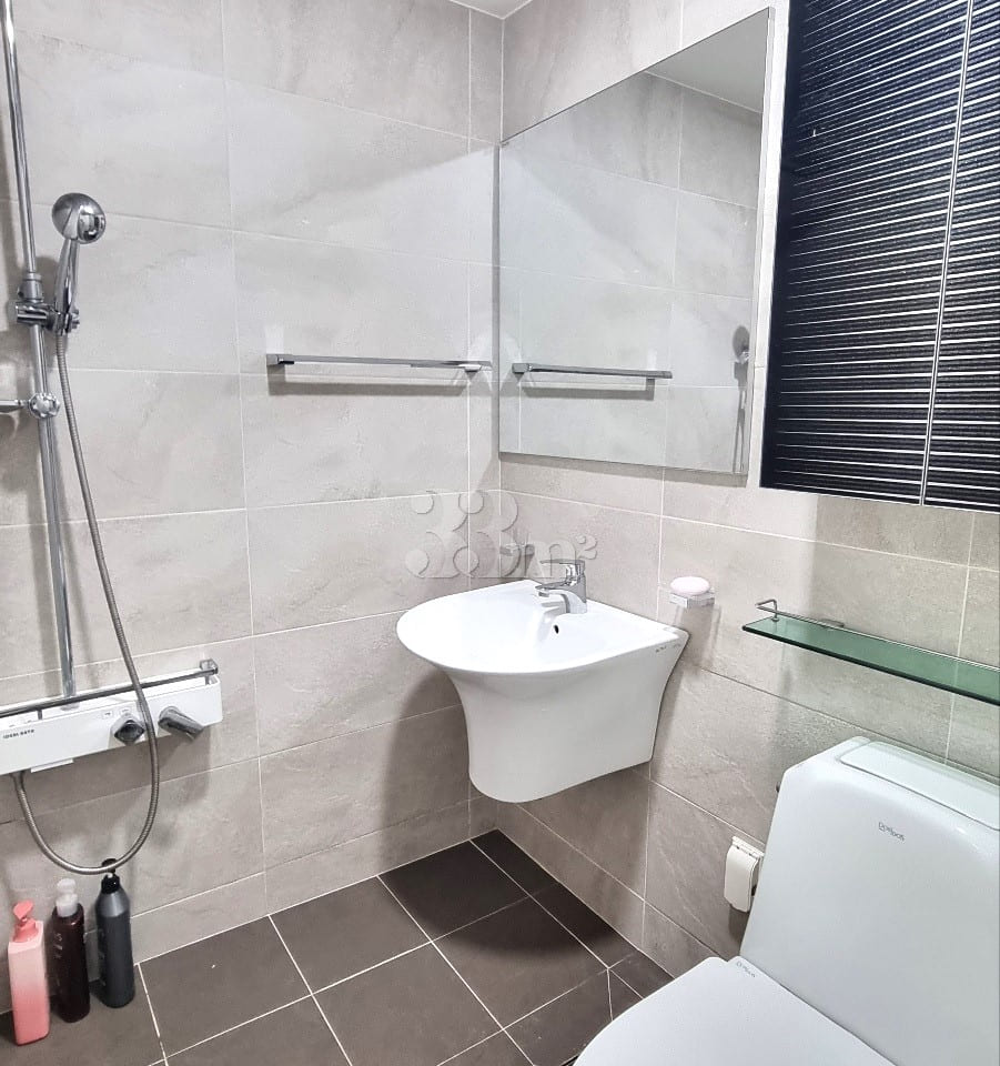 ❤️Discount on Sunny Studio Apartment in the R 17th image