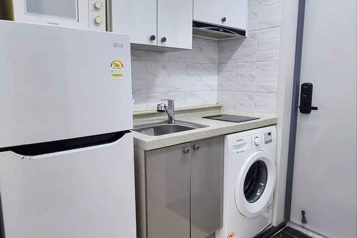❤️Discount on Sunny Studio Apartment in the R 11th image