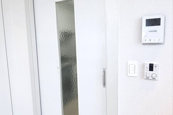 ❤️Discount on Sunny Studio Apartment in the R 7th image