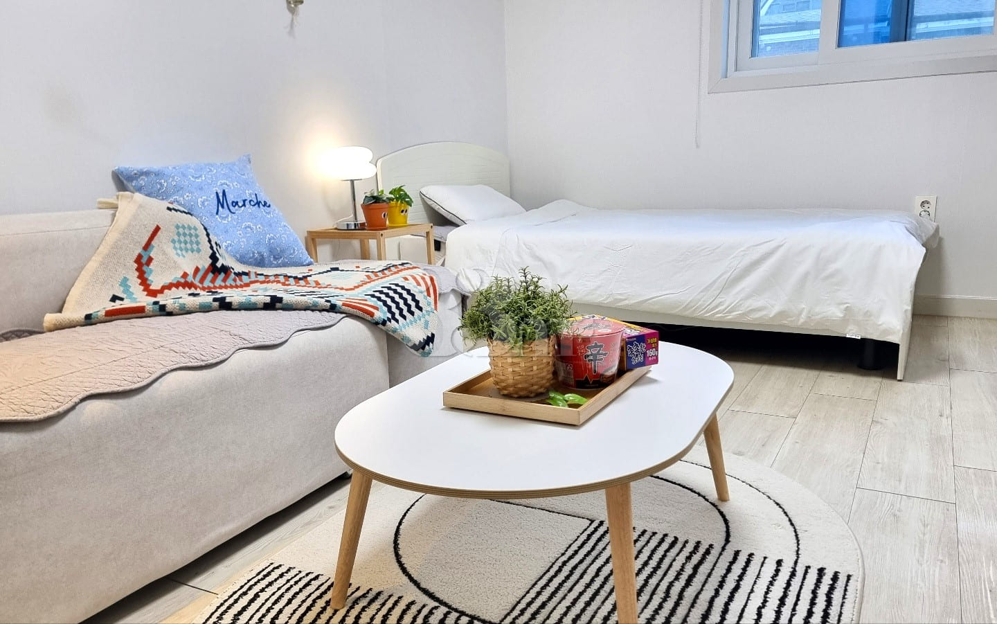 ❤️Discount on Sunny Studio Apartment in the R 4th image