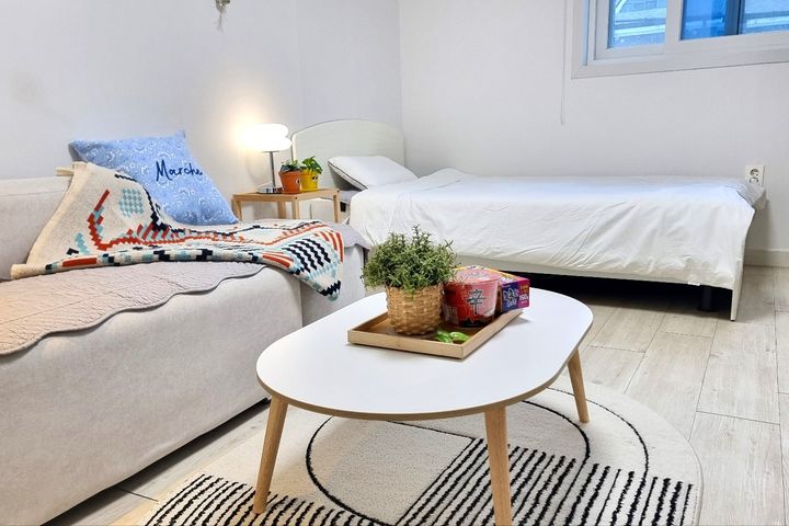 ❤️Discount on Sunny Studio Apartment in the R 2th image