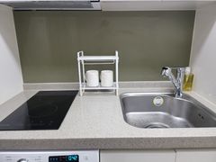 Neat and Tidy Studio Apartment 3th image