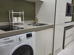 Neat and Tidy Studio Apartment 4th image