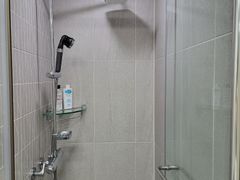 Neat and Tidy Studio Apartment 8th image