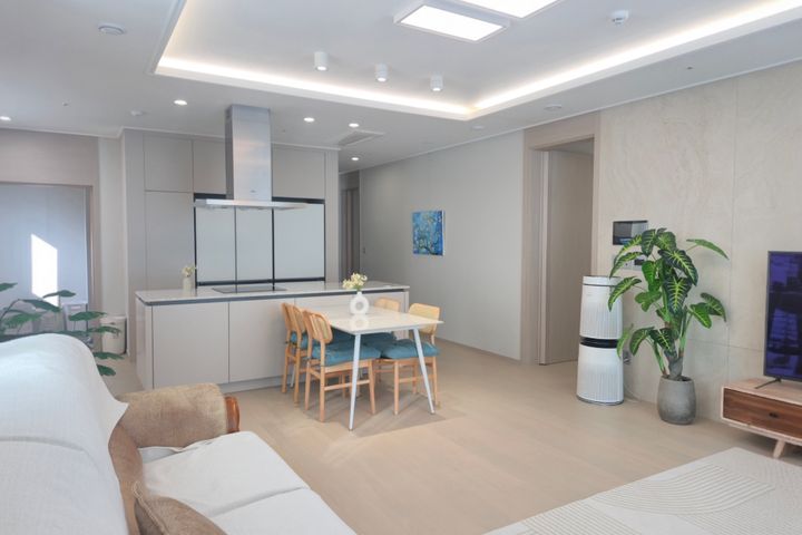 Apartment with a view of Lotte Tower in Jamsi 0th image