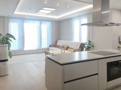 Apartment with a view of Lotte Tower in Jamsi 6th image