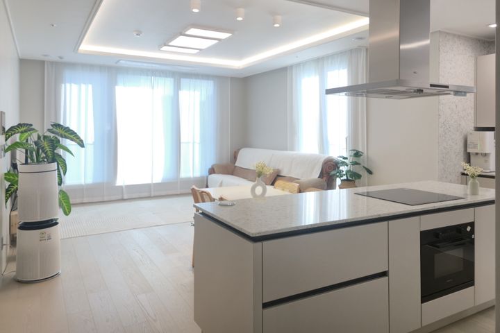 Apartment with a view of Lotte Tower in Jamsi 6th image
