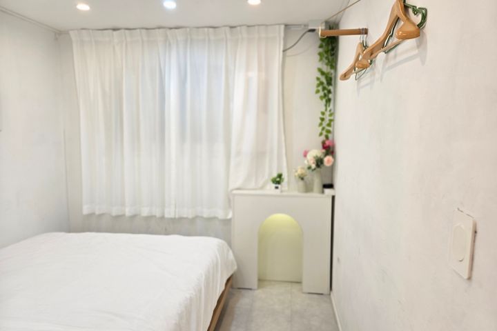 2-room apartment near Yeoksam/Gangnam Station 0th image