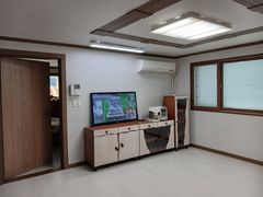 Spacious and pleasant 3-room unit in Gwaneum- 6th image